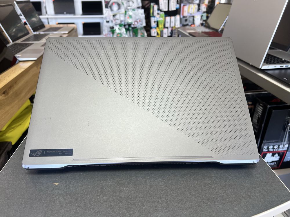 Asus ZEPHYRYS G15 / Ryzen 7-6800HS / RTX 3060 /165Hz /2.5K /16Gb / 512