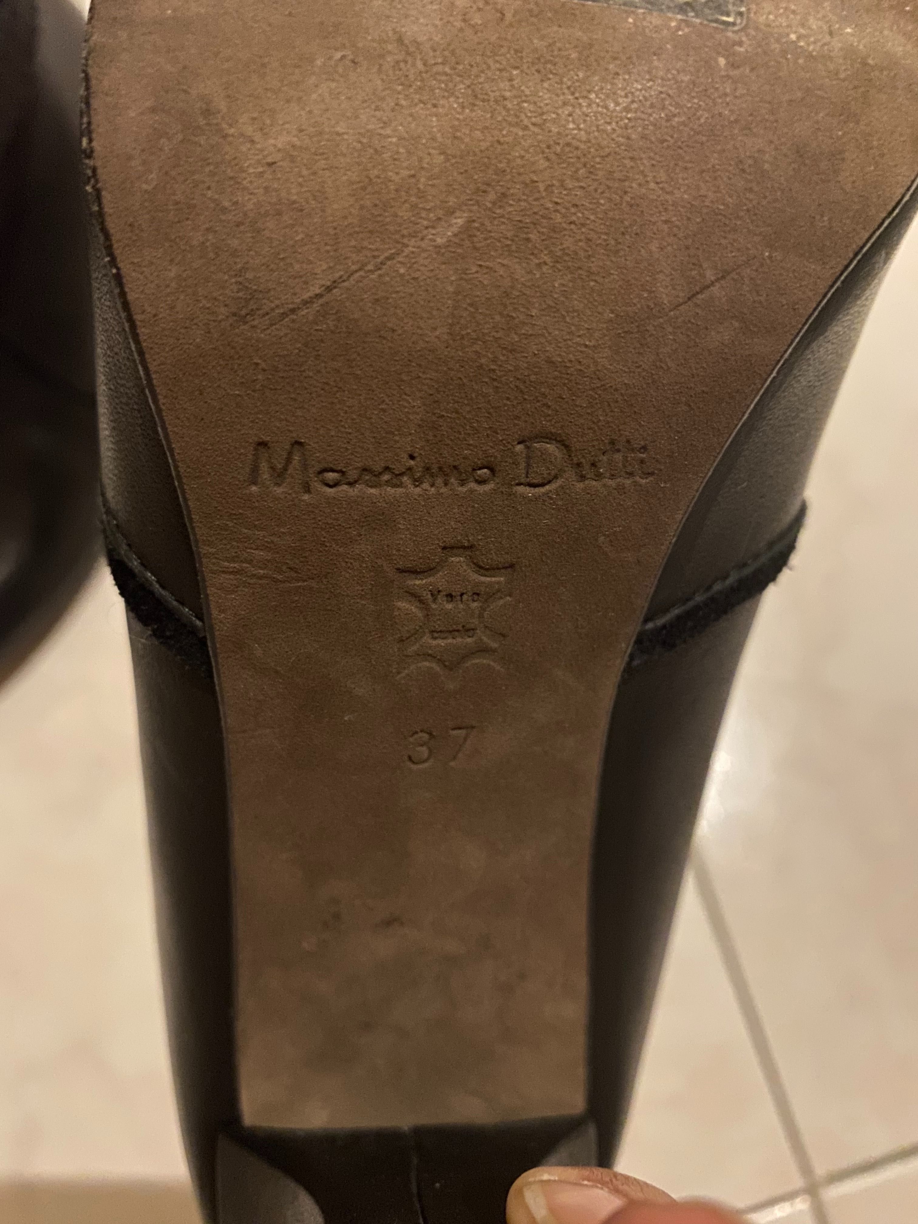 Botas pretas em pele da Massimo Dutti (Tam 37)