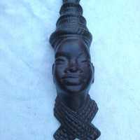 Gipsowa głowa kobiety afrykanskiej