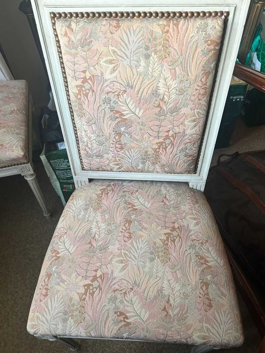 6 cadeiras em madeira