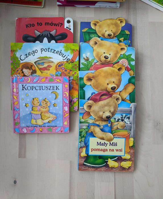 Zestaw 7  ksiażeczek dla dziecka twarde kartki