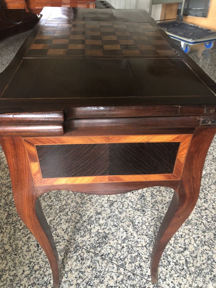 Mesa de jogo antiga