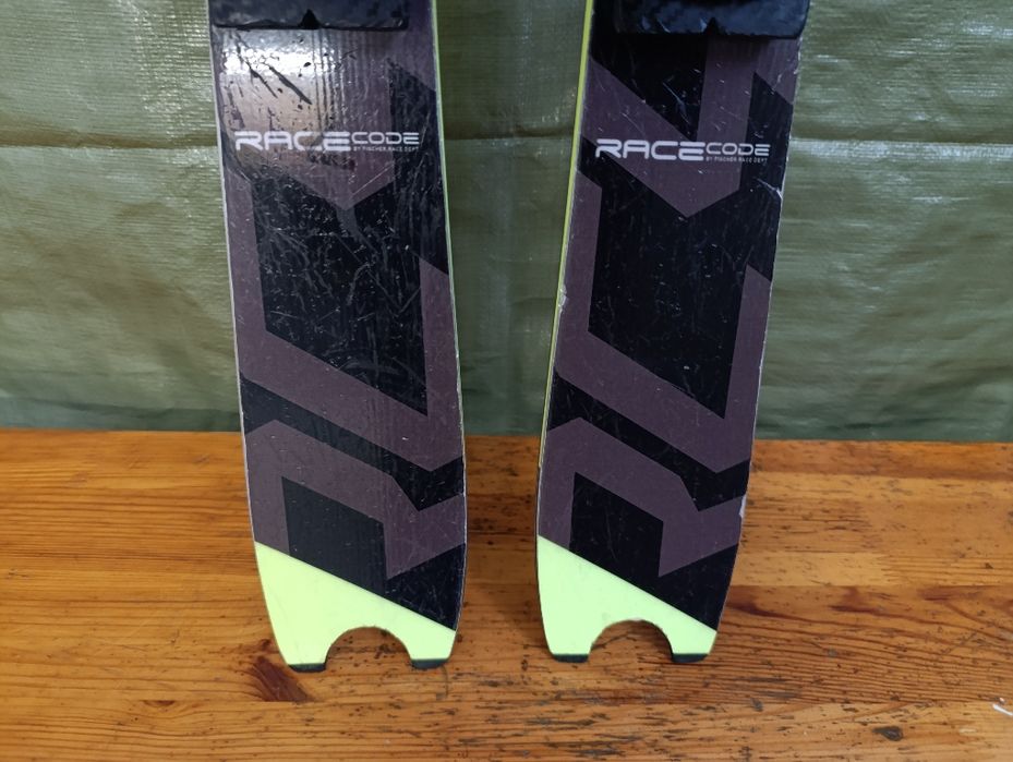 Nr 204 Narty slalomowe Fischer Rc4 R ace SL 130 cm FIS