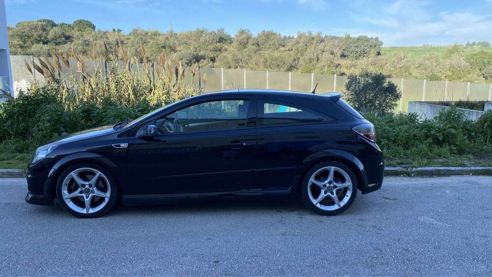 Opel Astra H GTC 1.7