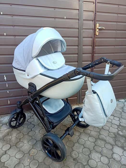 Продам коляску 2 в 1 Baby Pram в ідеальному стані