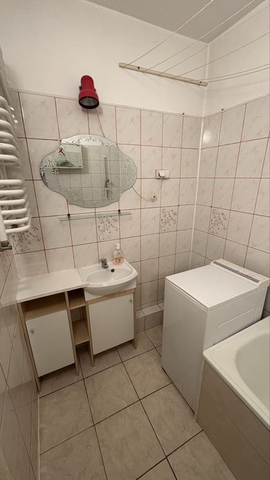 Opole,Przestronne 2-pokojowe mieszkanie z balkonem, garażem i piwnicą.