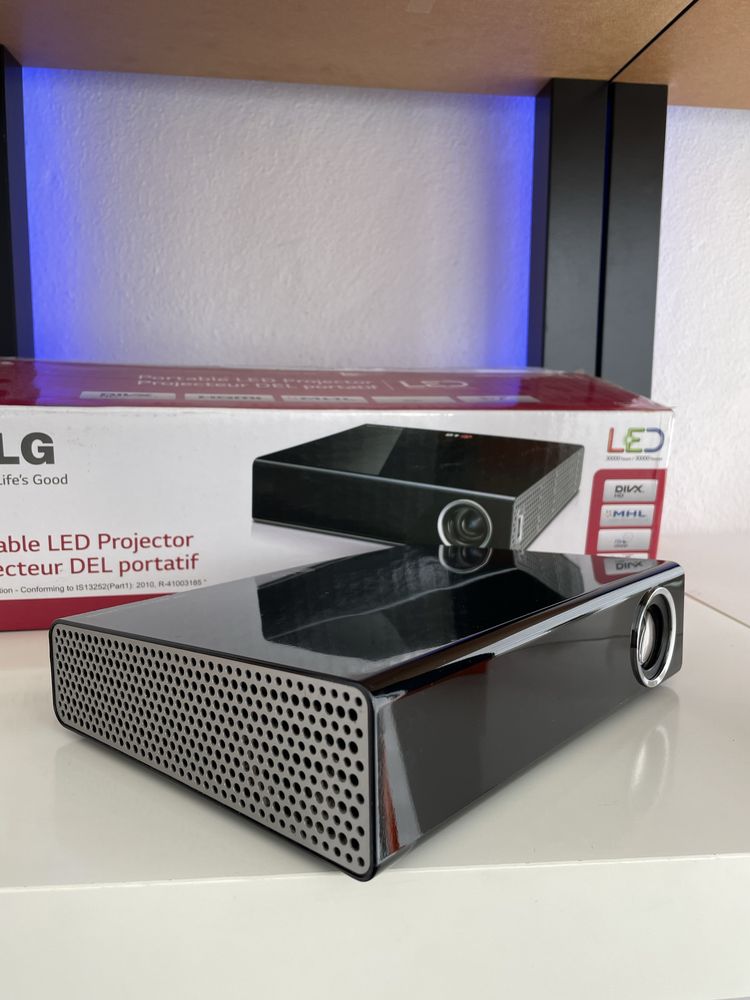 Projector LG PA1000