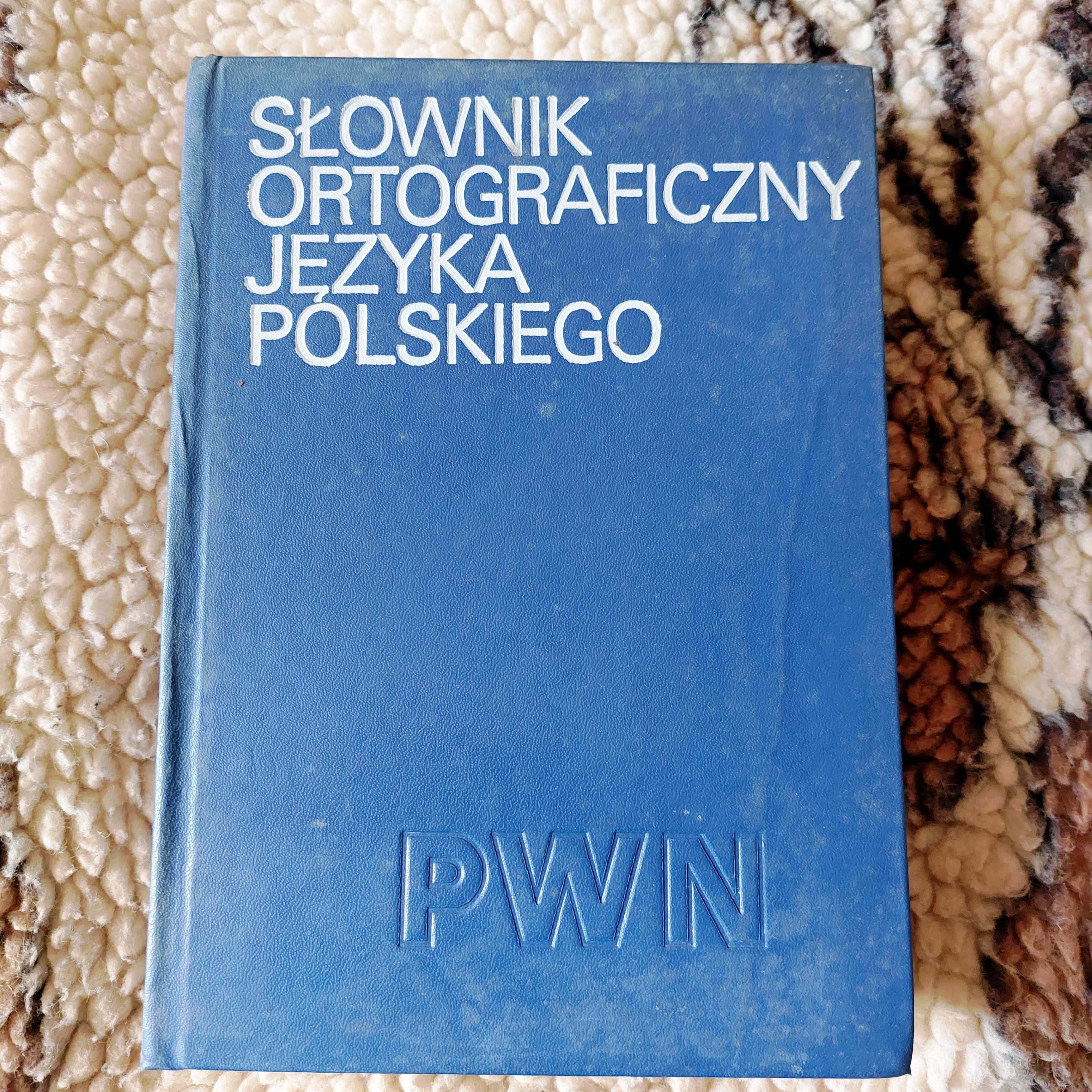 Słownik ortograficzny języka polskiego PWN | duża, ciężka, obszerna