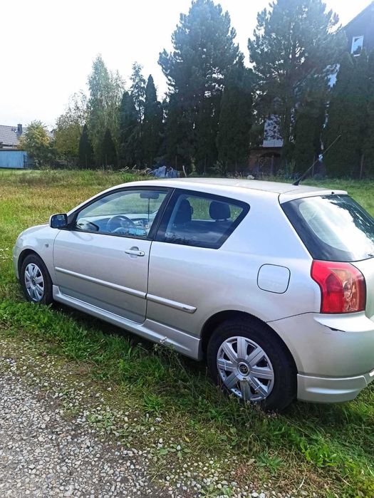 Toyota Corolla 1.6 2004 roku