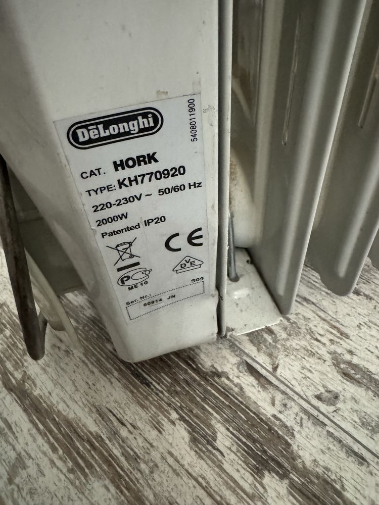 Масляный обогреватель Zanussi, Delonghi