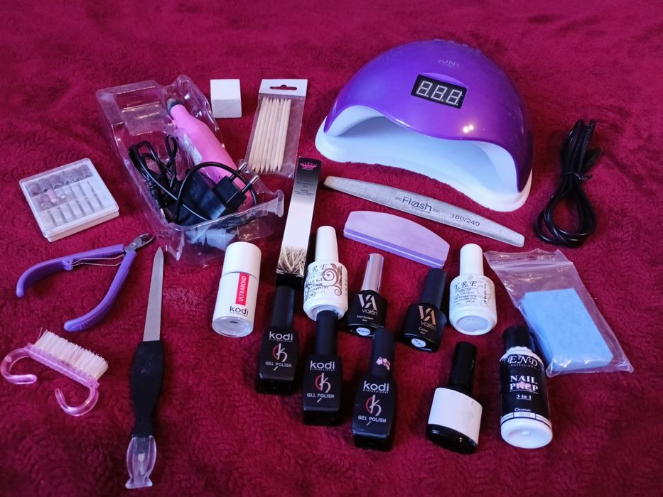 Стартовий набір для манікюру стан ідеальний