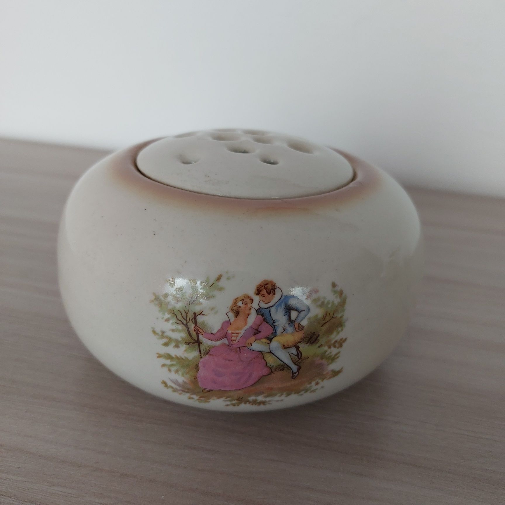 Porcelitowa ikebana z Chodzieży