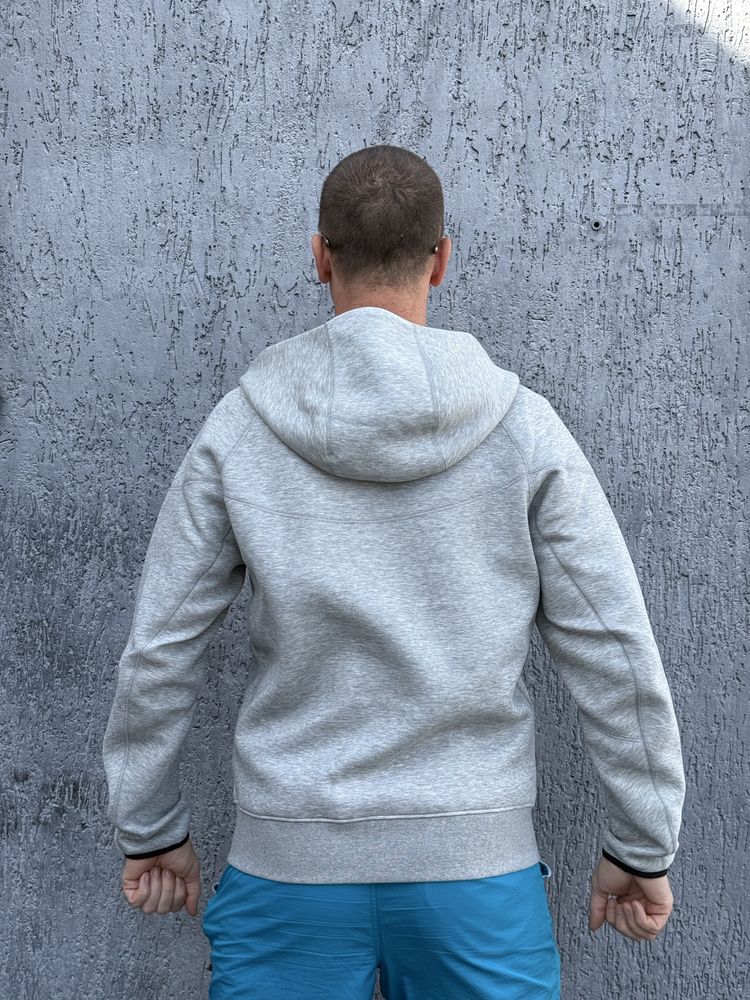 Оригінал Кофта Теч Nike Nike Tech Fleece FB7921-063 Зіпка сіра L ориг