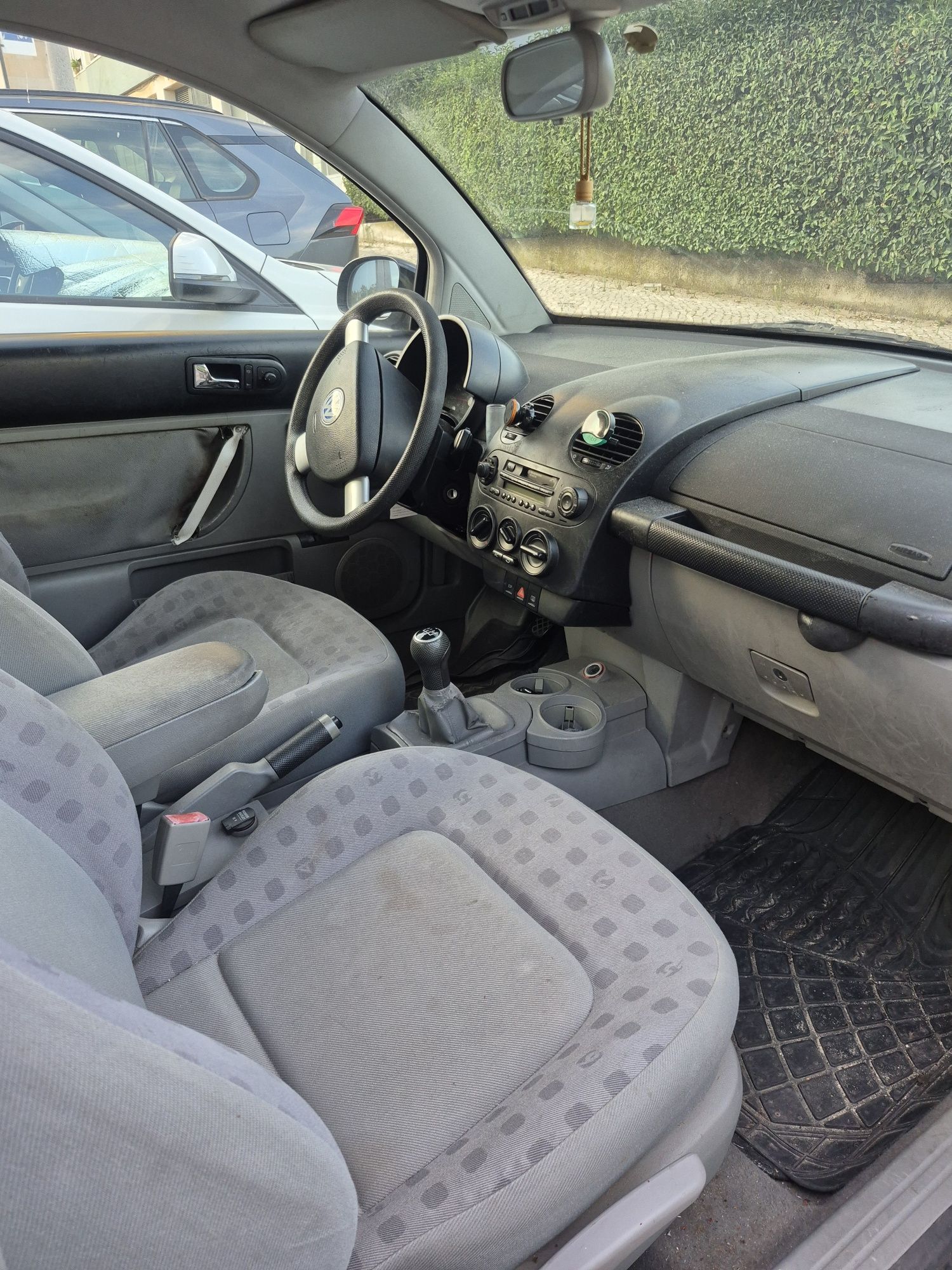 Volkswagen new beetle