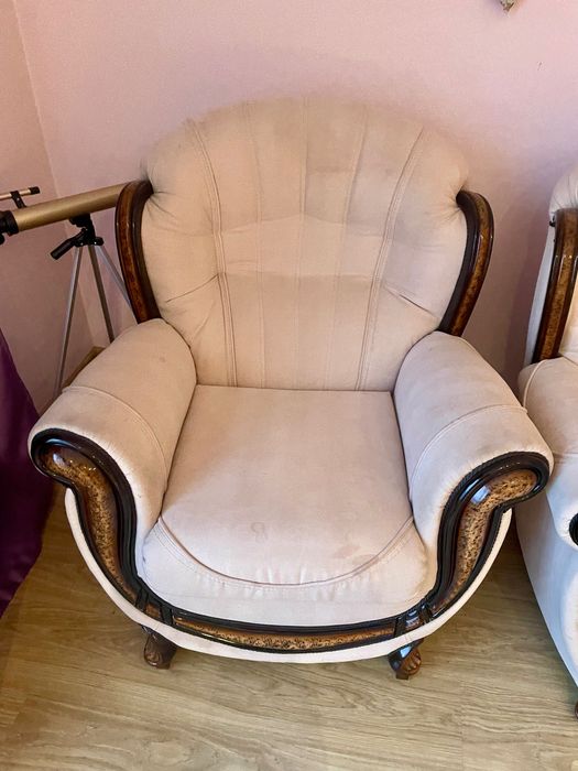 Диван з двома кріслами