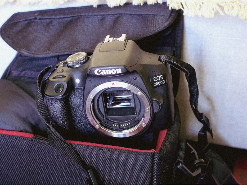 Canon 2000D c/ acessórios