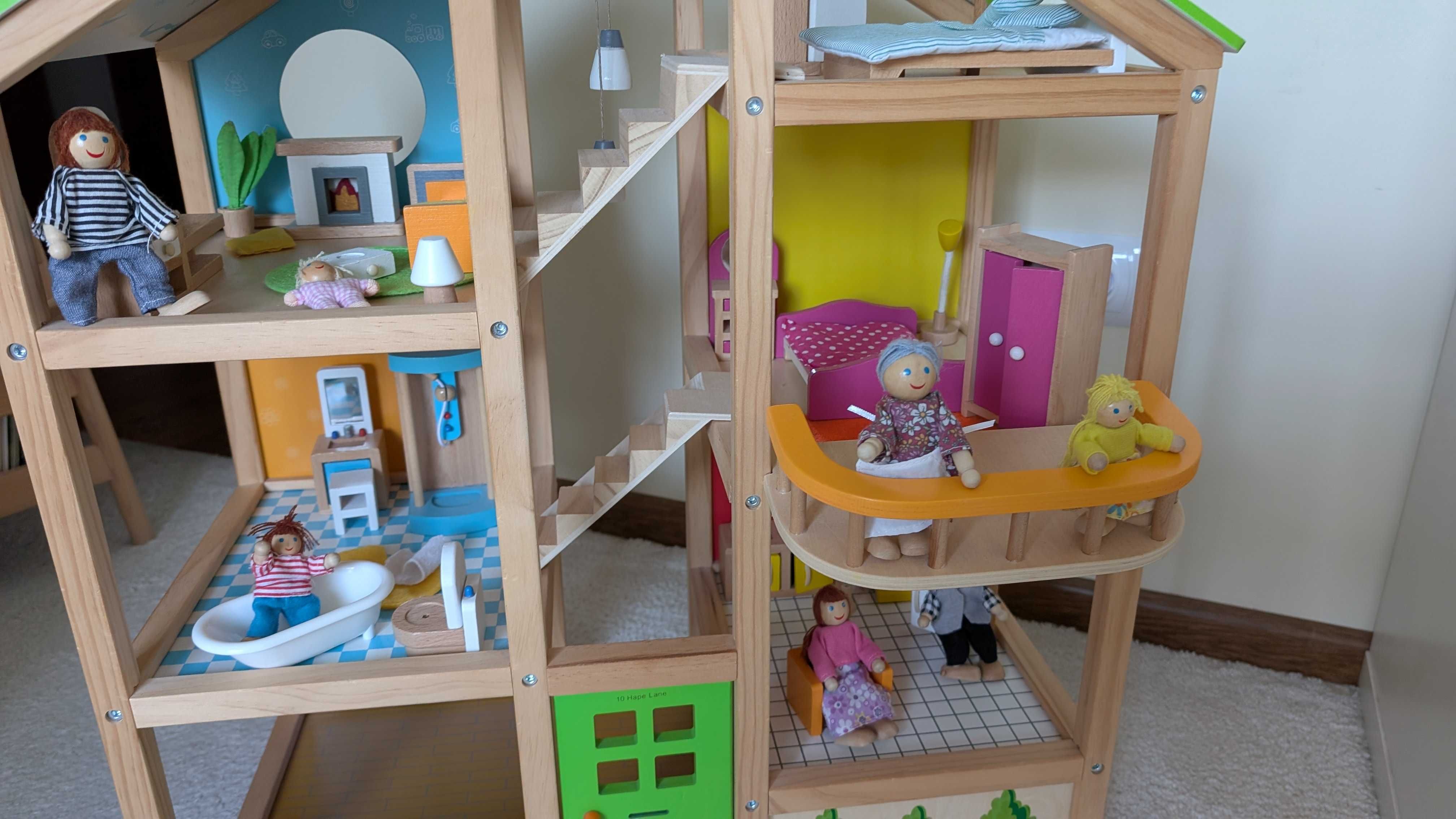 Drewniany domek dla lalek HAPE Cztery pory roku