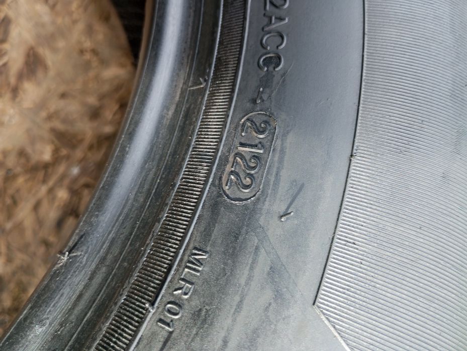 Sprzedam bardzo ładne opony 215/65 r16C