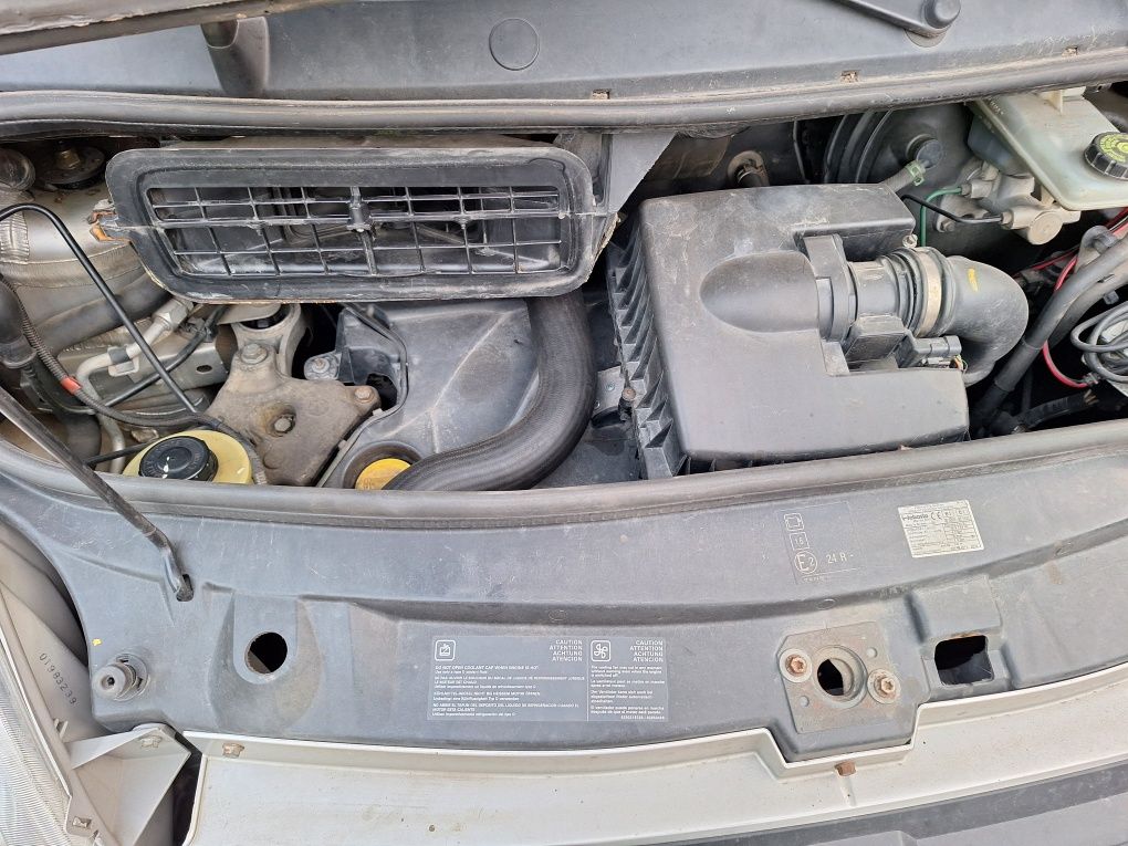 Silnik 2.5 DCI Vivaro Trafic Primastar 02-07r