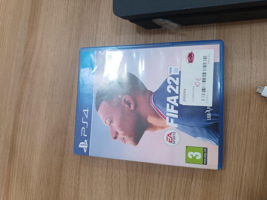 PS 4 1 console cabos um FIFA 2023