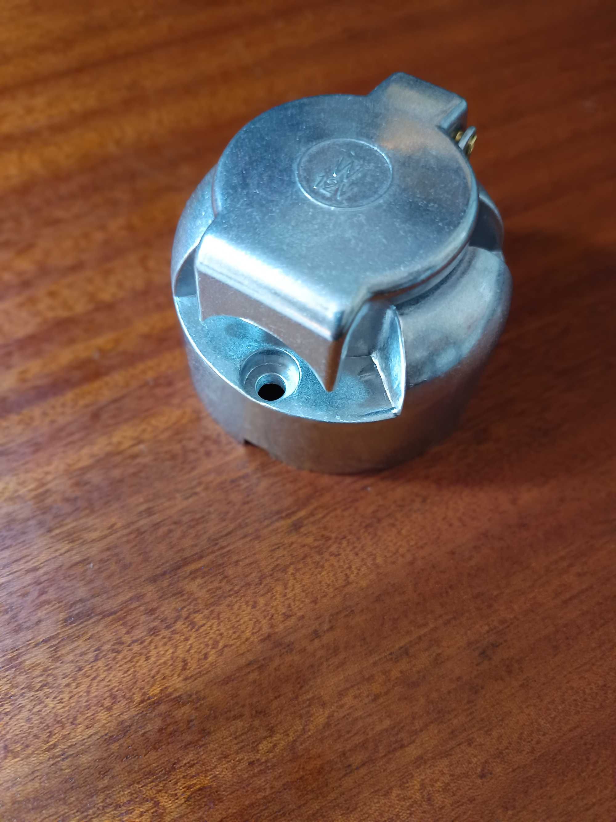 Tomada 12V 7 pinos