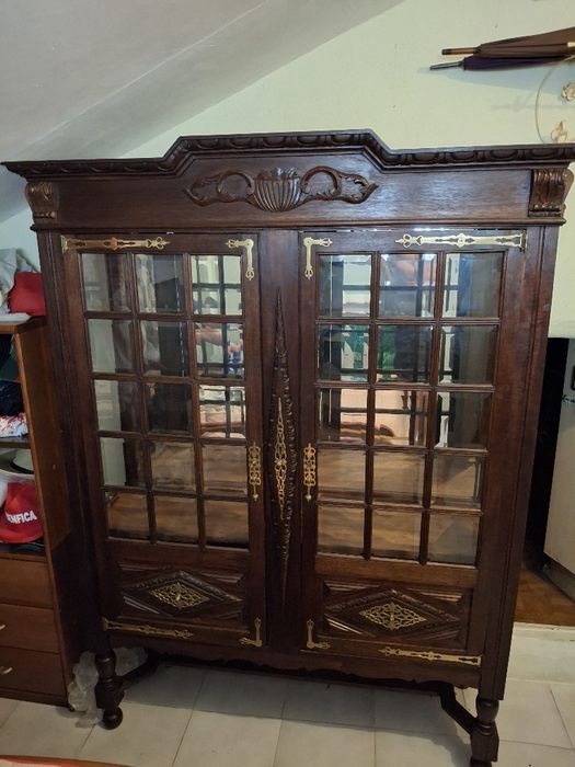 Cristaleira Louceiro Antiga