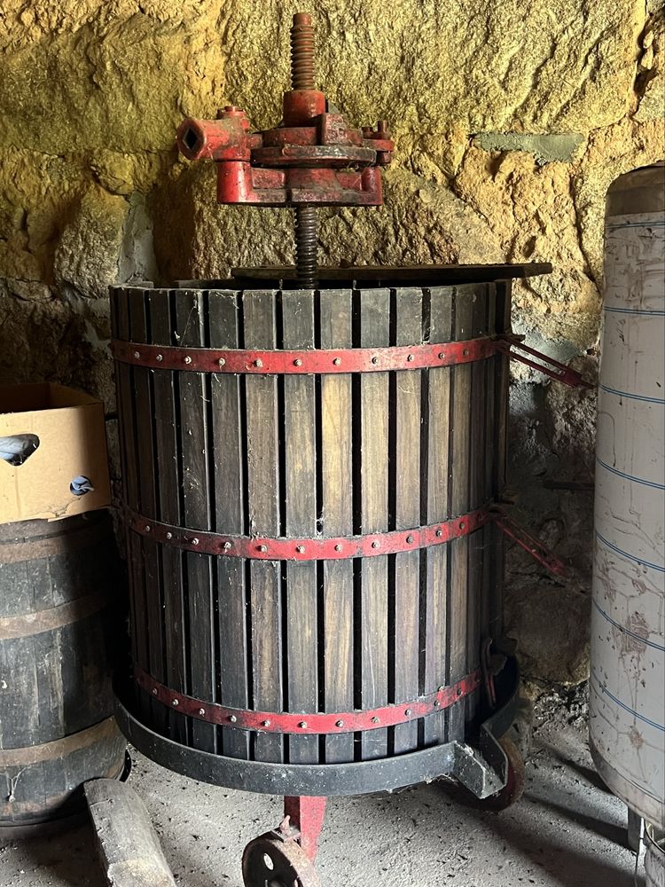 Prença móvel de uvas
