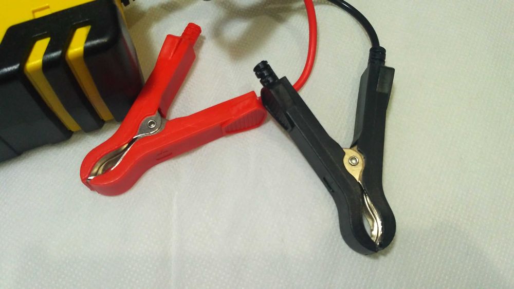 Автоматическое импульсное зарядное Foxsur 12v8a/24v4a (Новое,ОРИГИНАЛ)