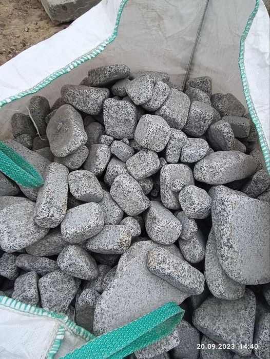 Габіон. Гранітний камінь.