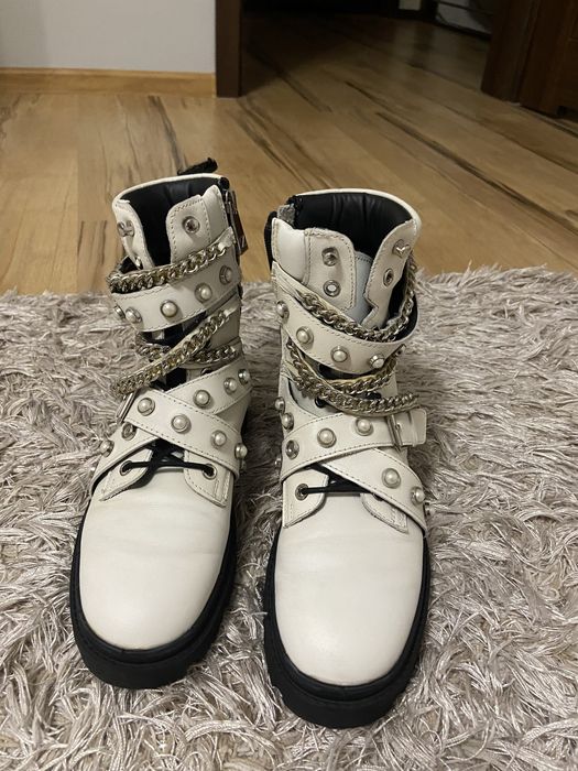 Skórzane botki białe