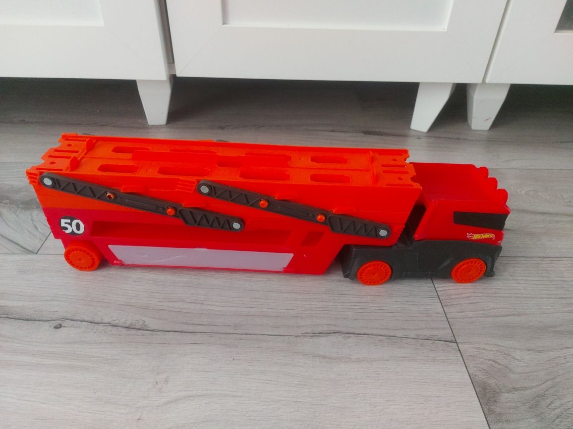 Hot Wheels Mega Transporter do przewozu aut GHR48