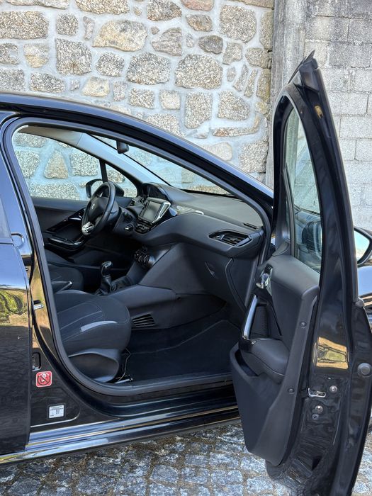 Peugeot 208 1.4 HDi Active (Nacional)