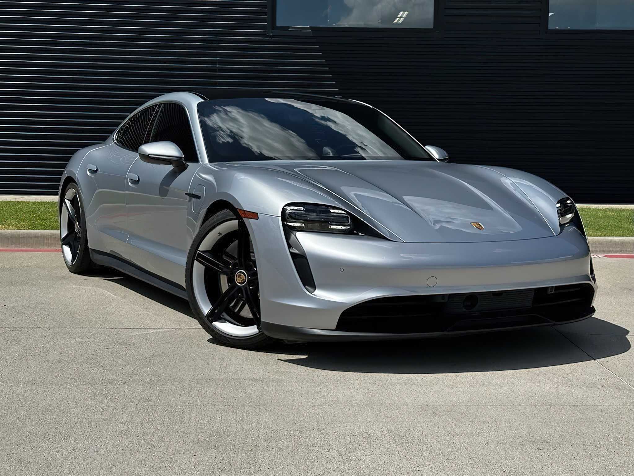 Porsche Taycan 2021