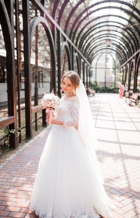 Платье свадебное размер регулируется