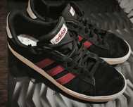 Tenis Adidas n- 45 em preto 
Para quem usa calçado n 44.5 n 45/30.5cm.