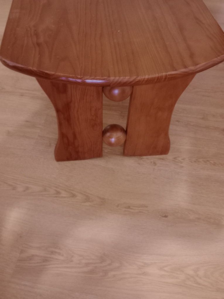 Mesa de centro em madeira
