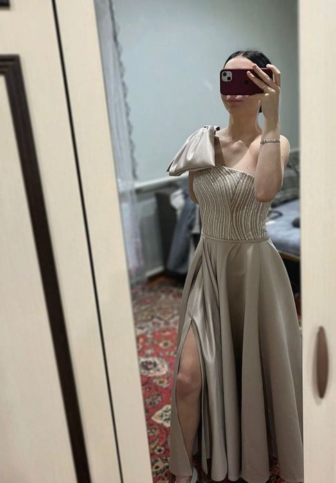 Вечірня сукня кольором капучино