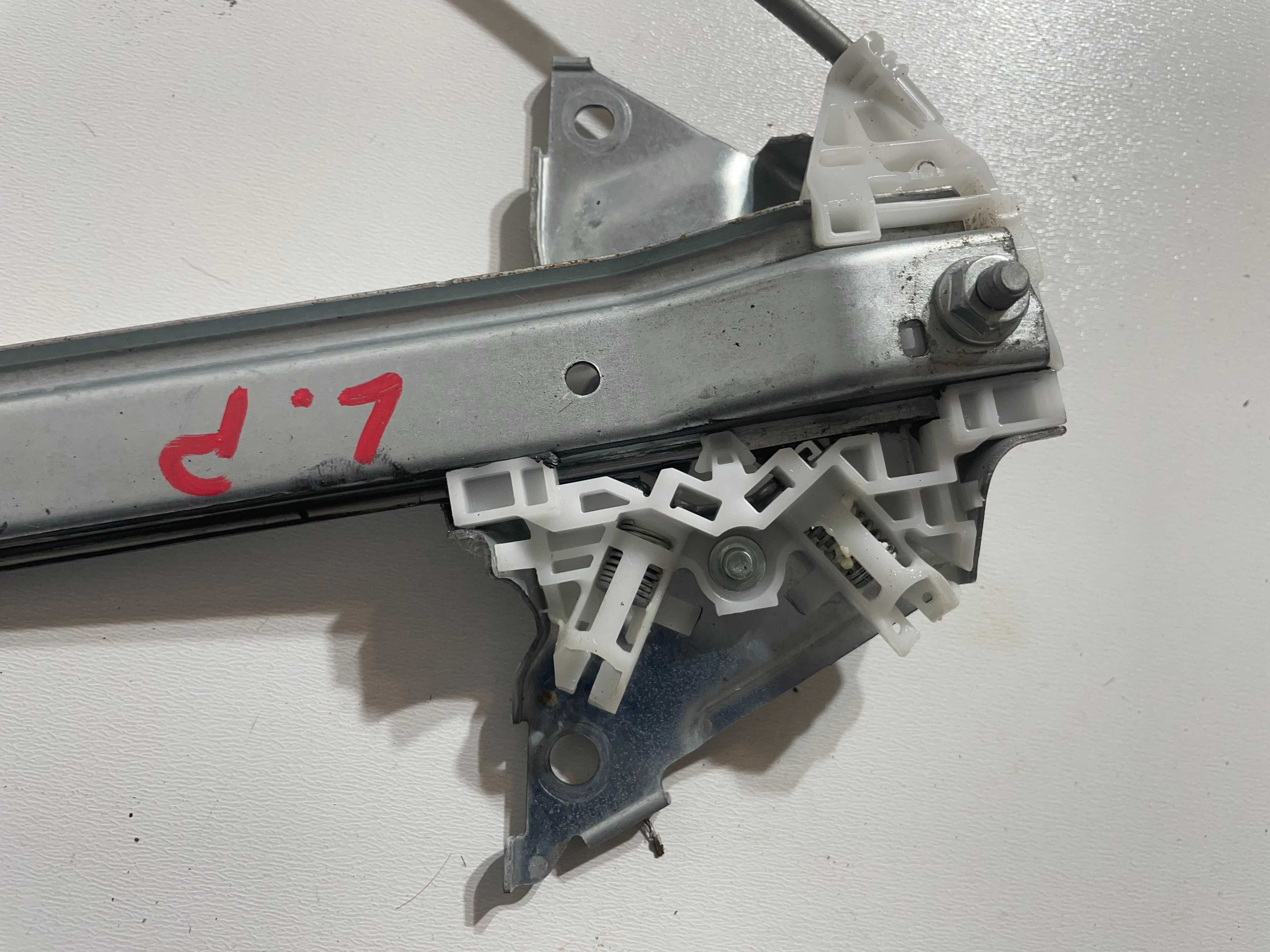 Mechanizm szyby lewy przód podnośnik TOYOTA RAV4 V