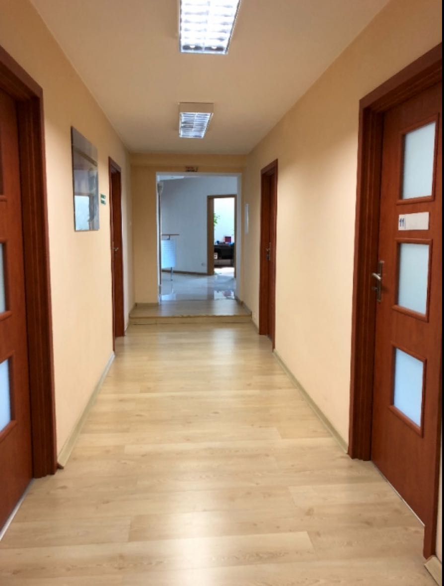 Lokal biuro do wynajęcia - 20 m2 narożny - 707 pln- Piastowska 202