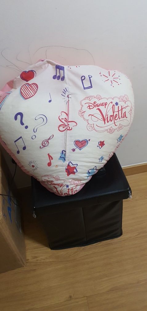 Almofada Coração - Disney Violetta