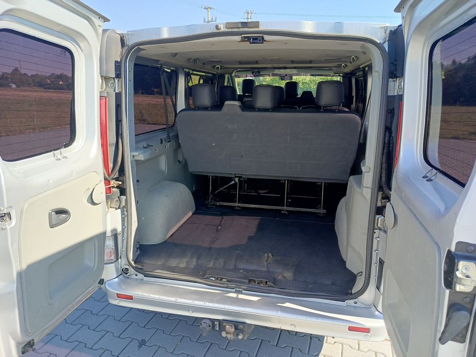 Wynajem wynajmę Bus 9 osobowy Renault Trafic Long Passenger