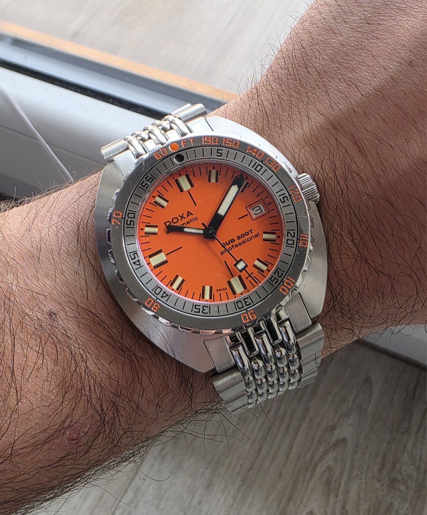 DOXA SUB 300T Professional – pomarańczowa tarcza