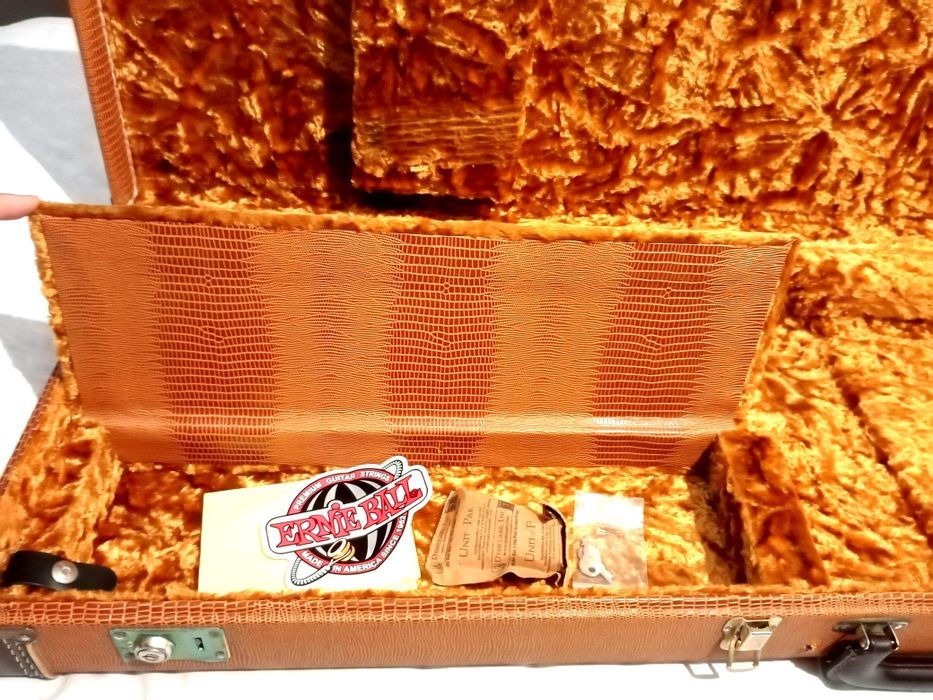 Futerał gitarowy Music Man Limited Edition 2008