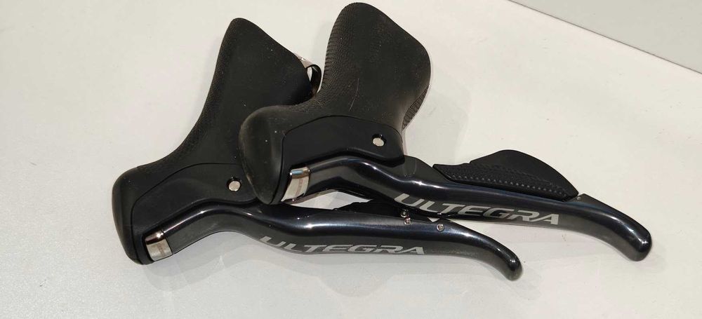 Klamkomanetki SHIMANO Ultegra Di2 ST-6770 - Komplet