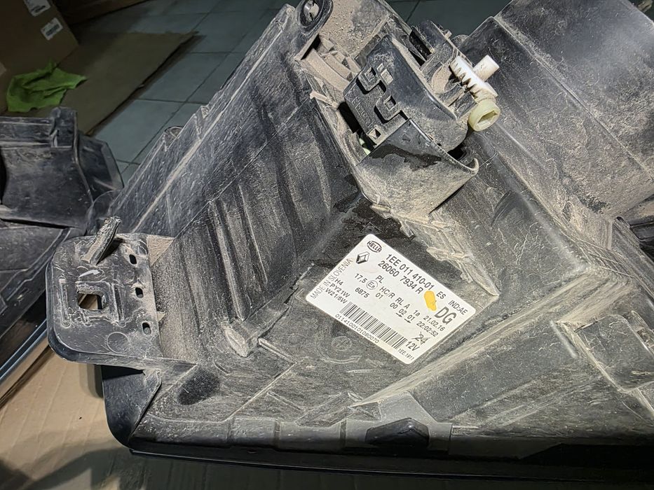 Фара Renault Trafic 3