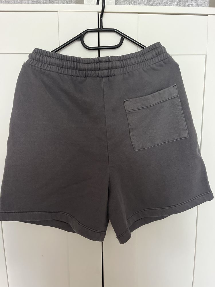 Продам шорти Zara ,розмір м-ка