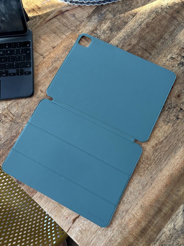 Ipad Pro 11” 128GB + Apple Pencil 2 + Magic Keyboard