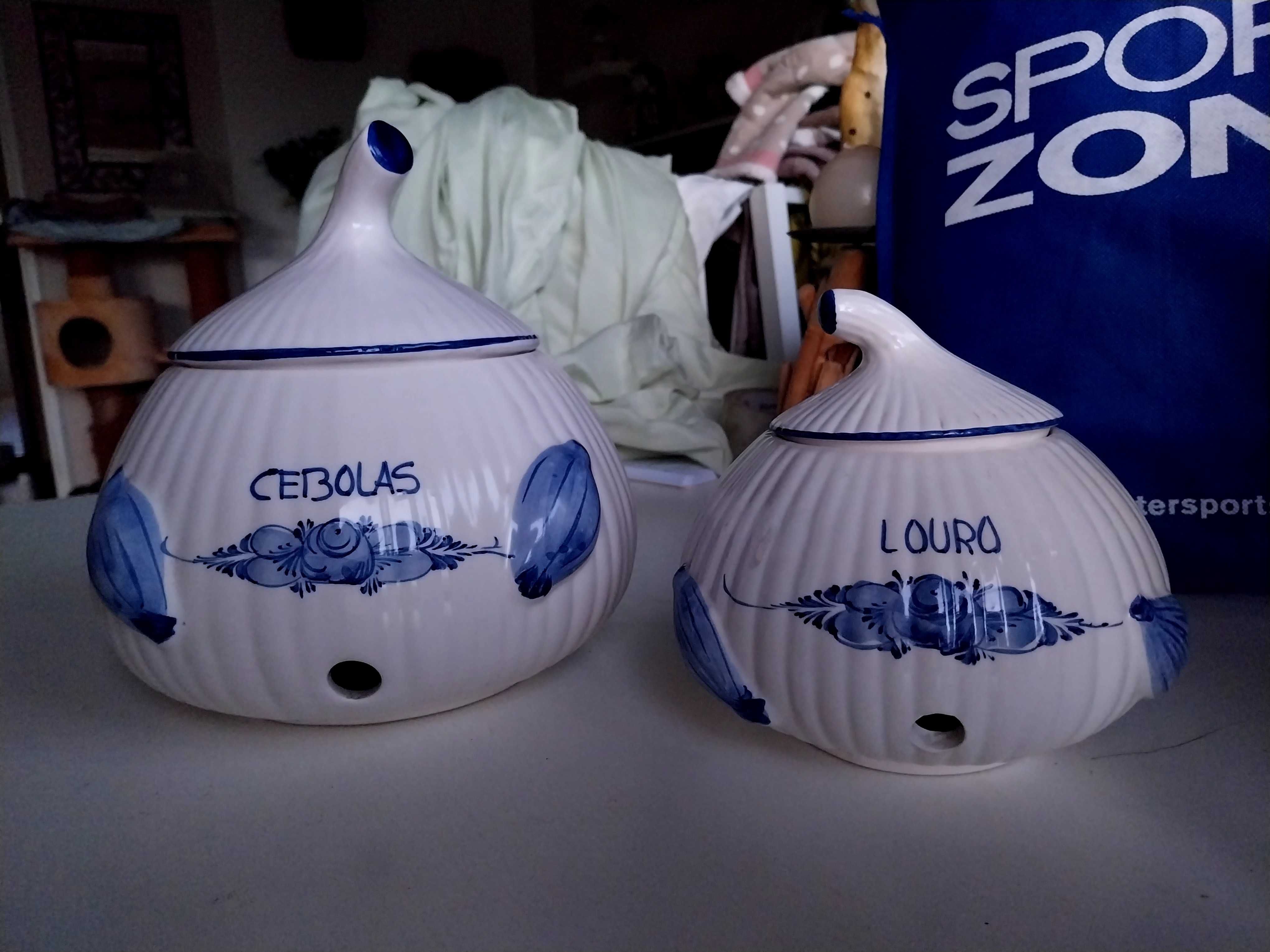 Potes/frascos para cebola e louro
