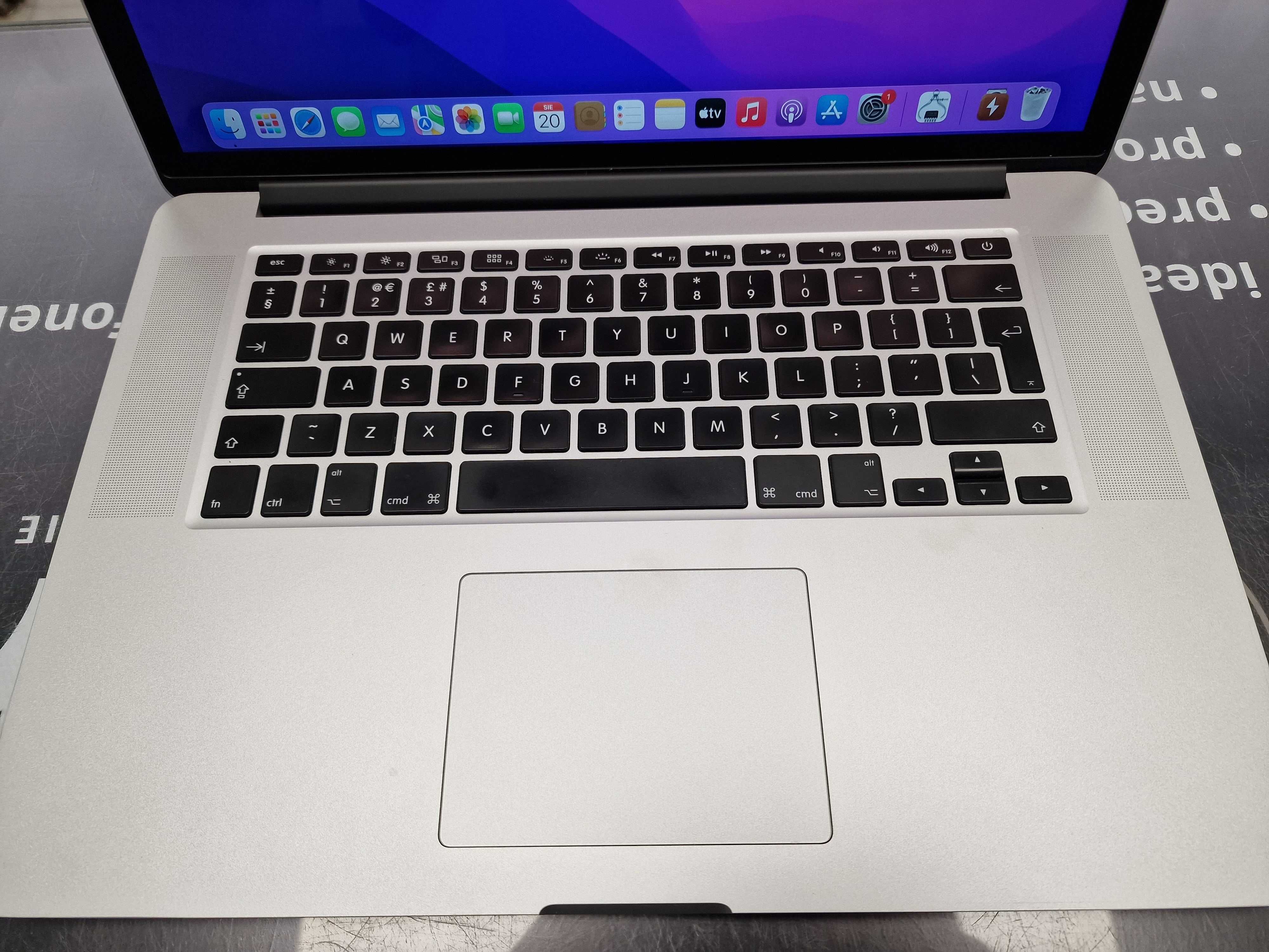 Macbook PRO 15 2015/ i7 2.50 GHz/ 16GB/ 256GB/ R9 M370X 2GB/ 159 cykli