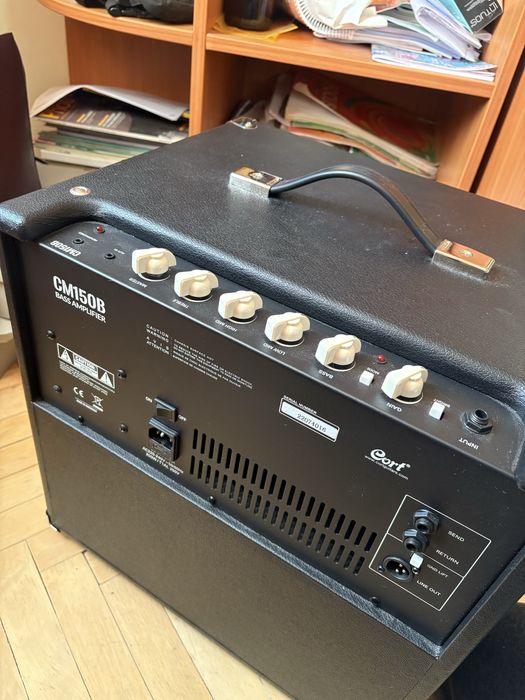 Комбопідсилювач CORT CM150B